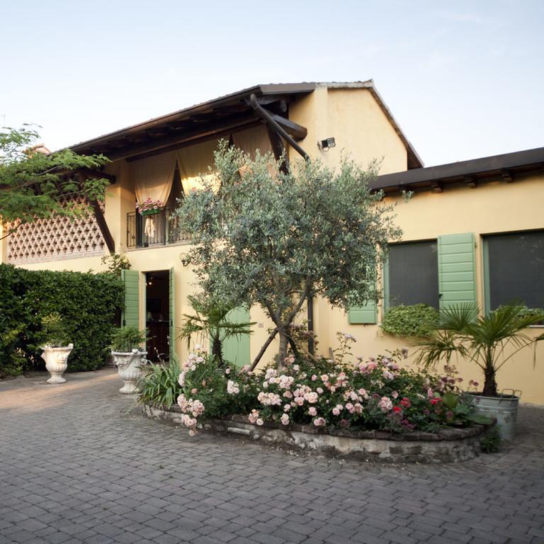 Agriturismo Corte Gaia Кастильоне-делле-Стивьере Экстерьер фото
